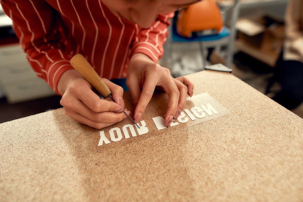 Odstránenie prebytočnej fólie - Flex potlač