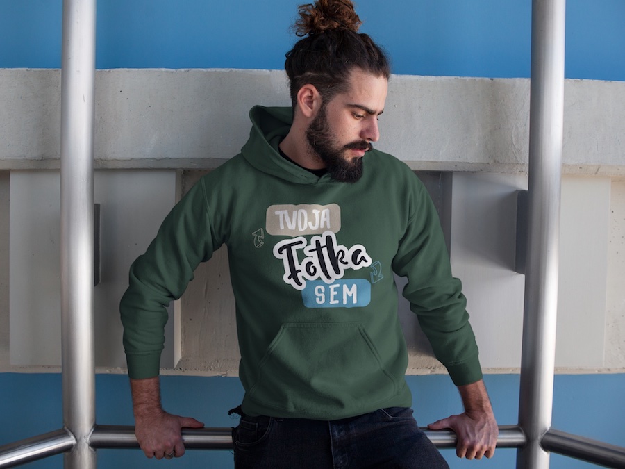 Fotodarček pre športovca – navrhni si mikiniu s fotkou na puppynator.sk